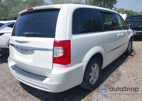 2013 Chrysler Town & Country Touring from USA, damaged, VIN 2C4RC1BG7DR556381